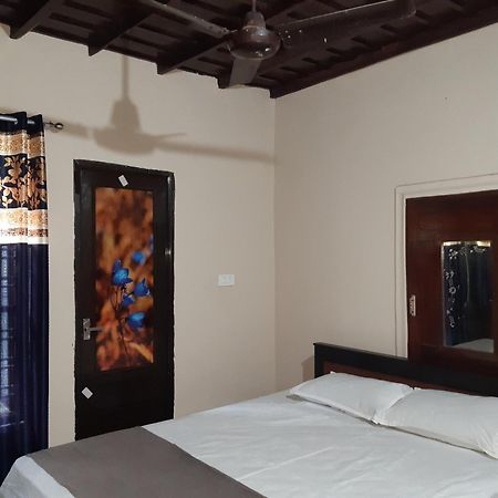 Valiyath Holidays Homestay Mundrothuruth ภายนอก รูปภาพ