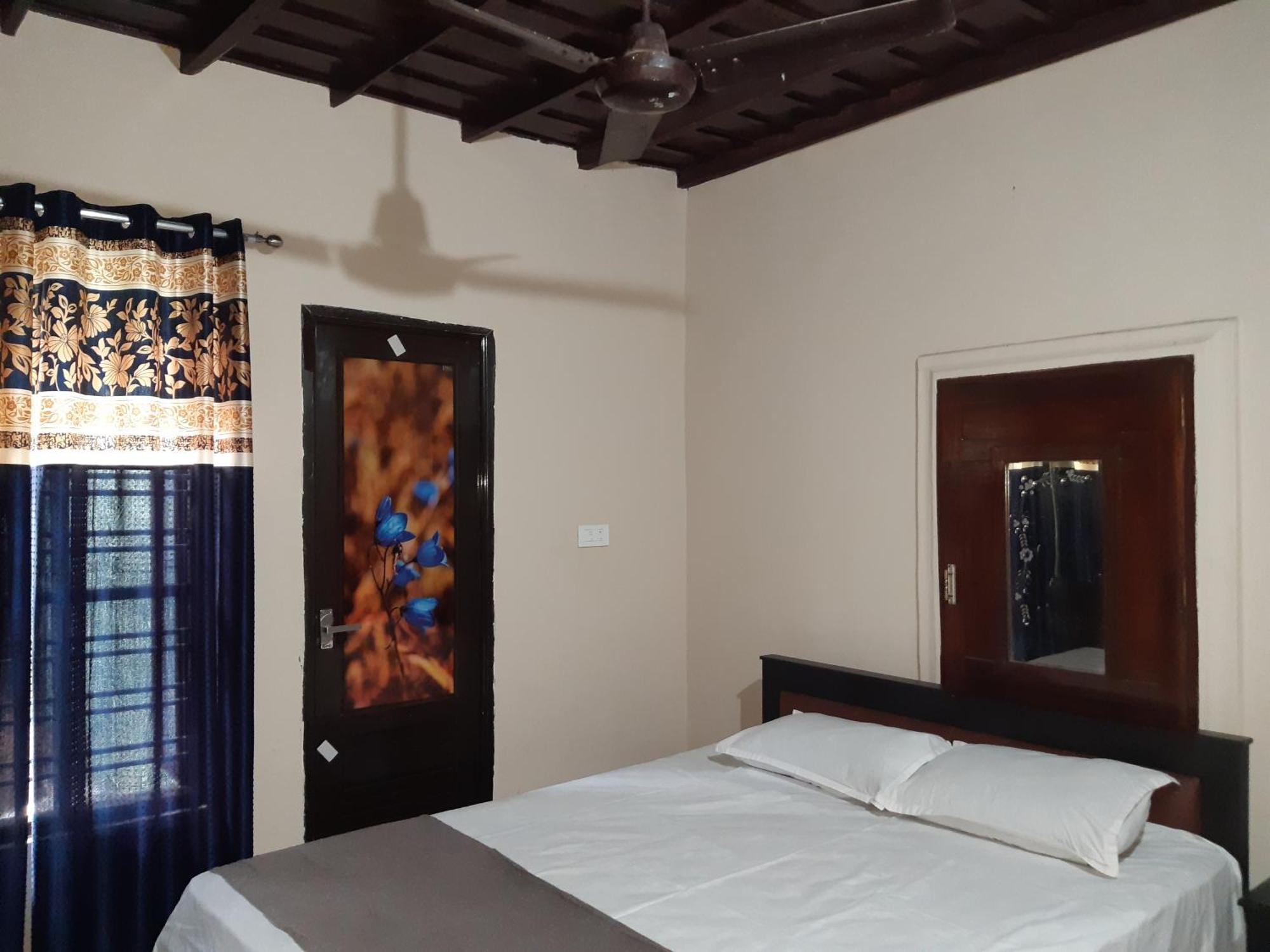 Valiyath Holidays Homestay Mundrothuruth ภายนอก รูปภาพ